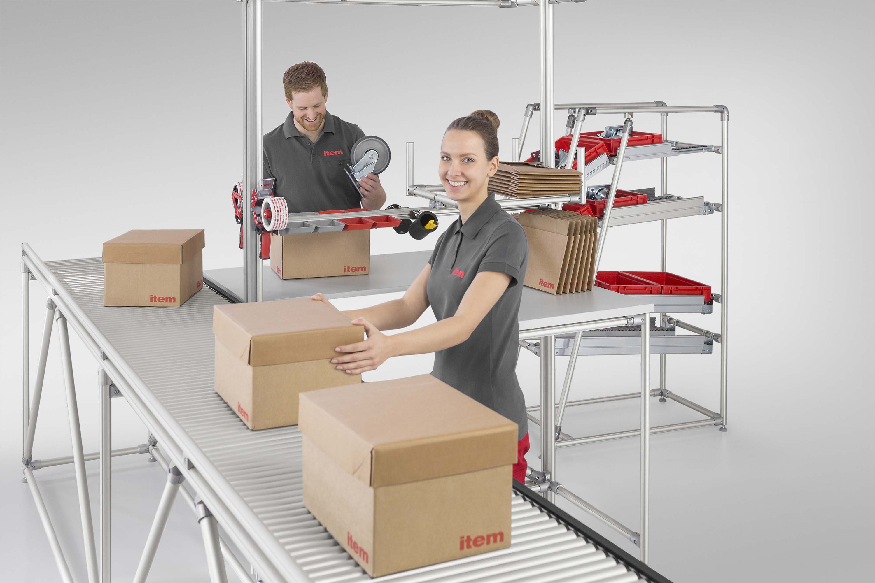 An example of an application for roller conveyors. Conveyor sections such as roller tracks are ideal for interlinking work benches. They are also used for shooters and FIFO racks.